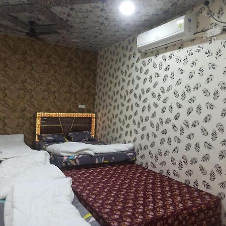 Shree Kashi Govardhan Dham Hotel Ujjain Exterior foto