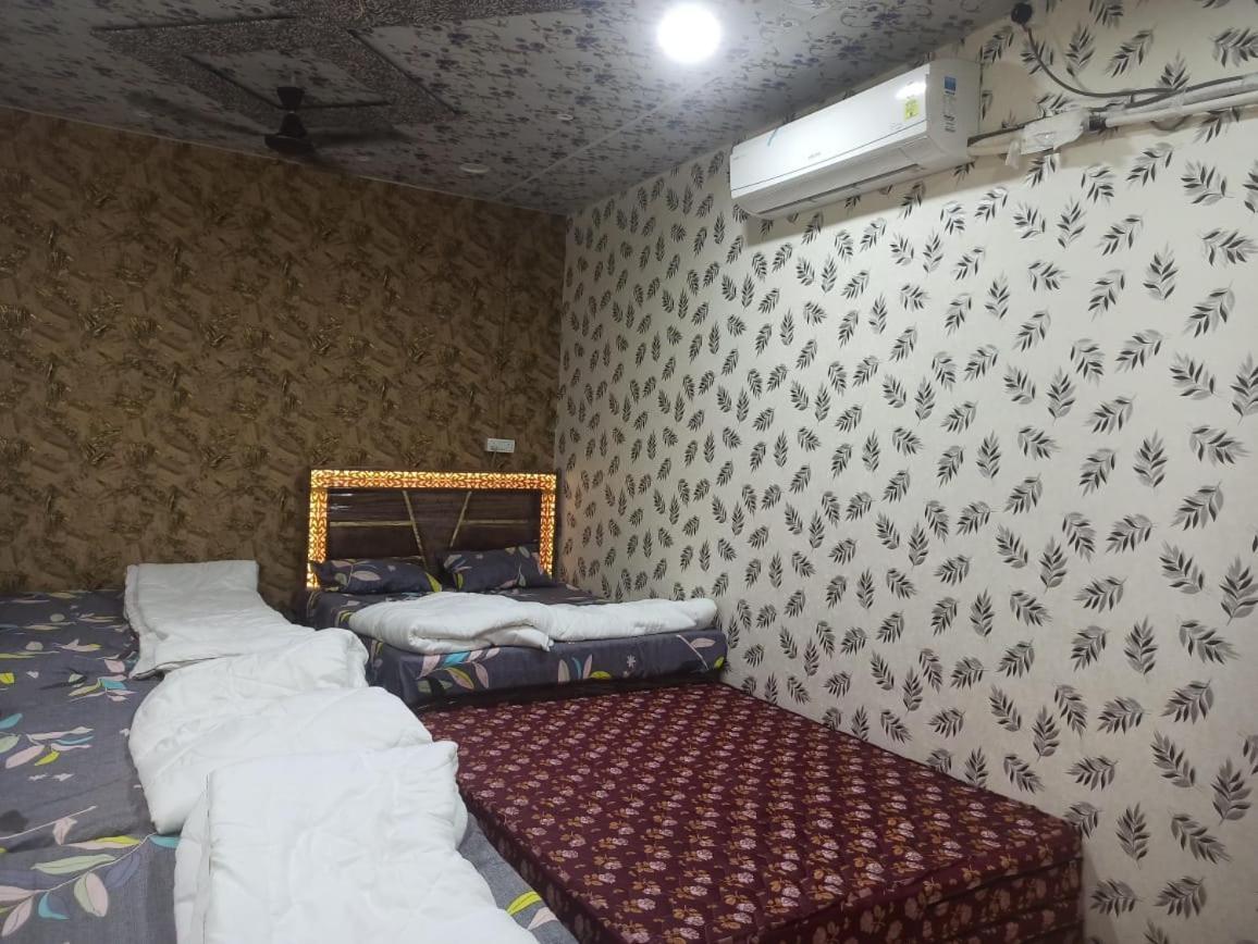 Shree Kashi Govardhan Dham Hotel Ujjain Exterior foto